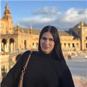 Graduada en Marketing e Investigación de Mercados interesada en dar clases de español a extranjeros.